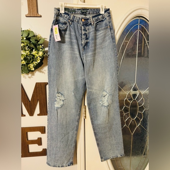 Wild Fable High Rise Curvy Straight Jeans Medium Wash 8, 32 inseam, NWT - Picture 2 of 9